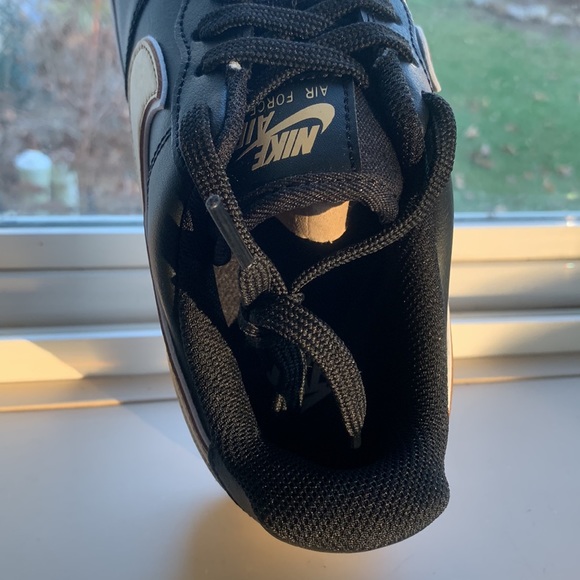 Nike Air Force 1 '07 Women's Sneakers Black/Metallic Gold & White - Picture 8 of 9